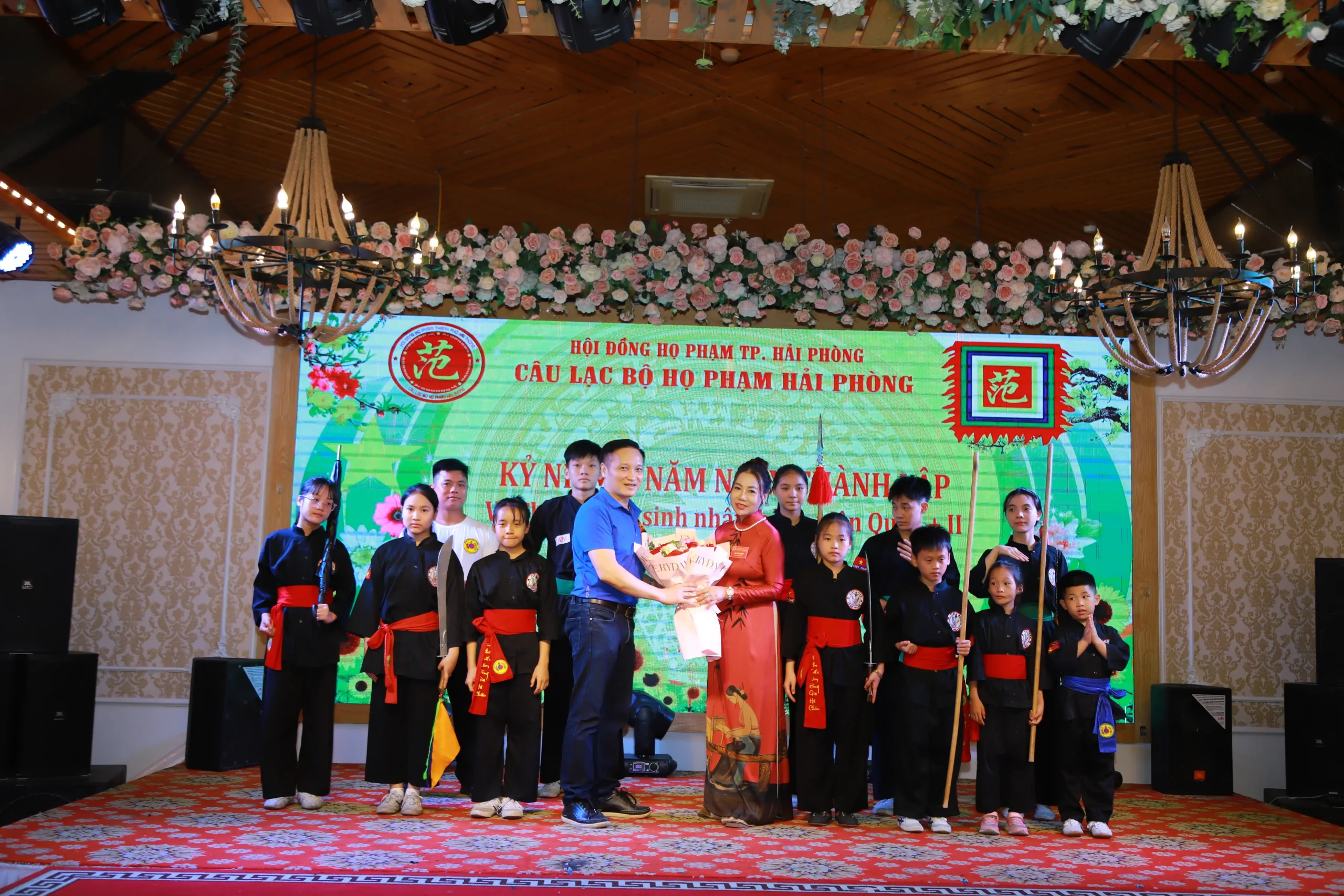 Những tiết mục văn nghệ chào mừng vô cùng đặc sắc và ấn tượng