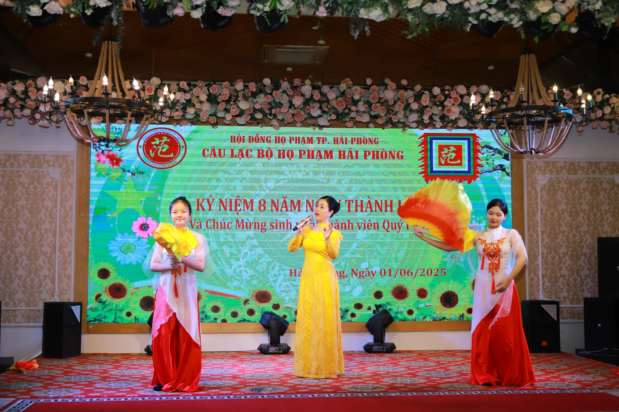 Những tiết mục văn nghệ chào mừng vô cùng đặc sắc và ấn tượng