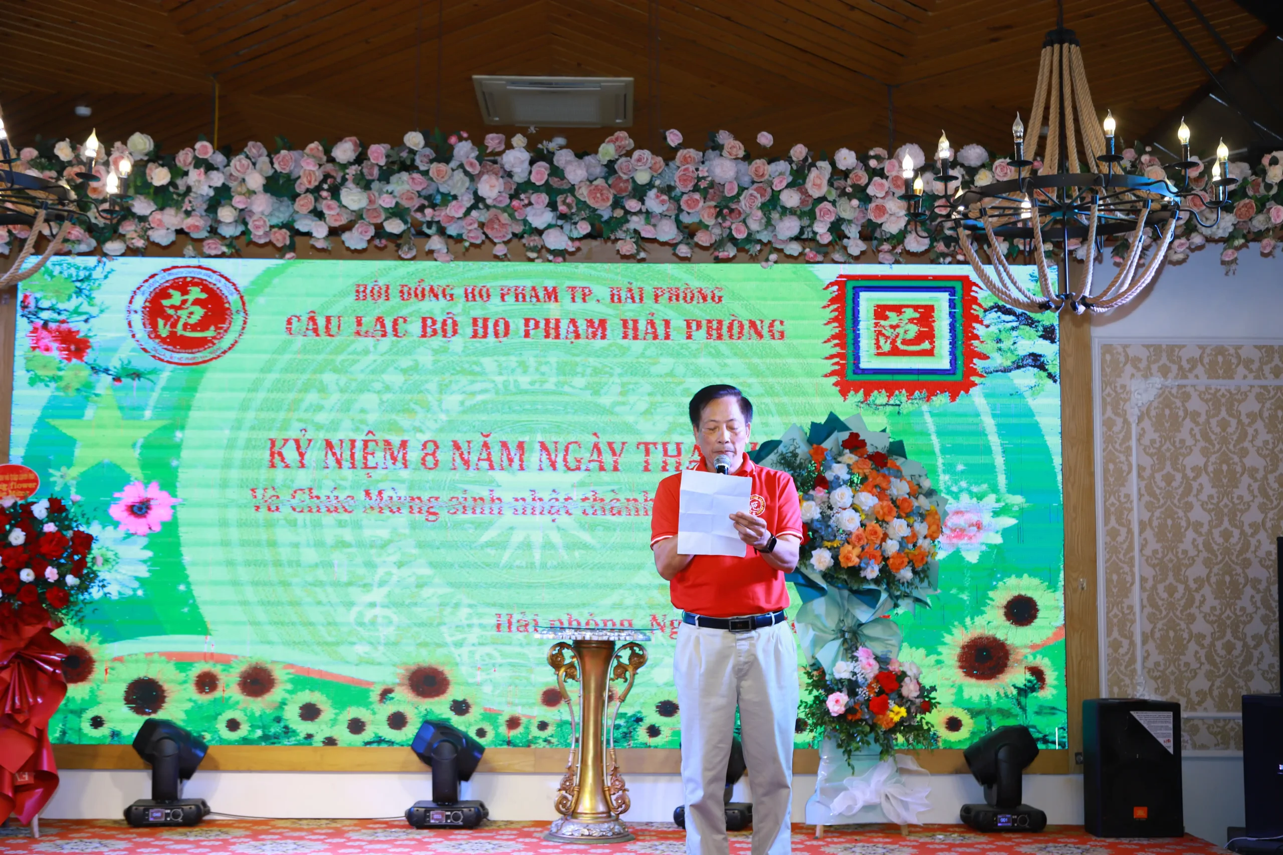 Ông Phạm văn Diệp UVTT, Chánh Văn Phòng Hội đồng Họ Phạm Hải Phòng (HĐHPHP) phát biểu