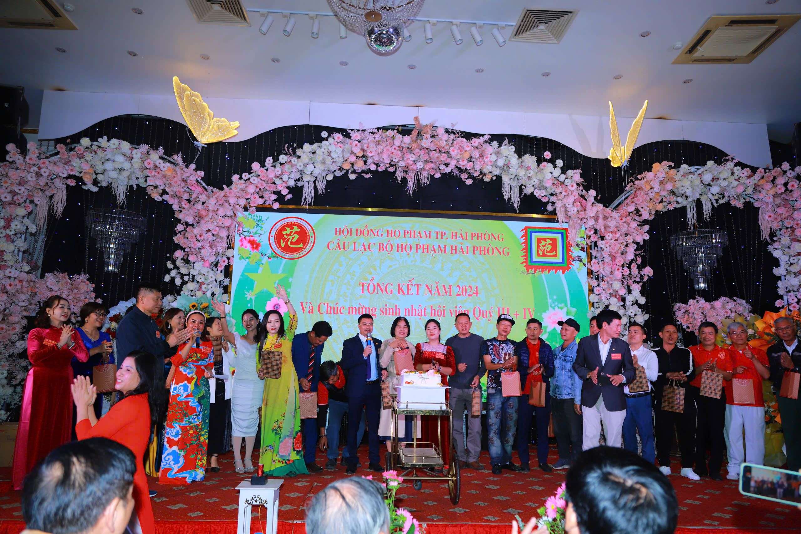 Chúc mừng sinh nhật hội viên quý III và Quý IV năm 2024